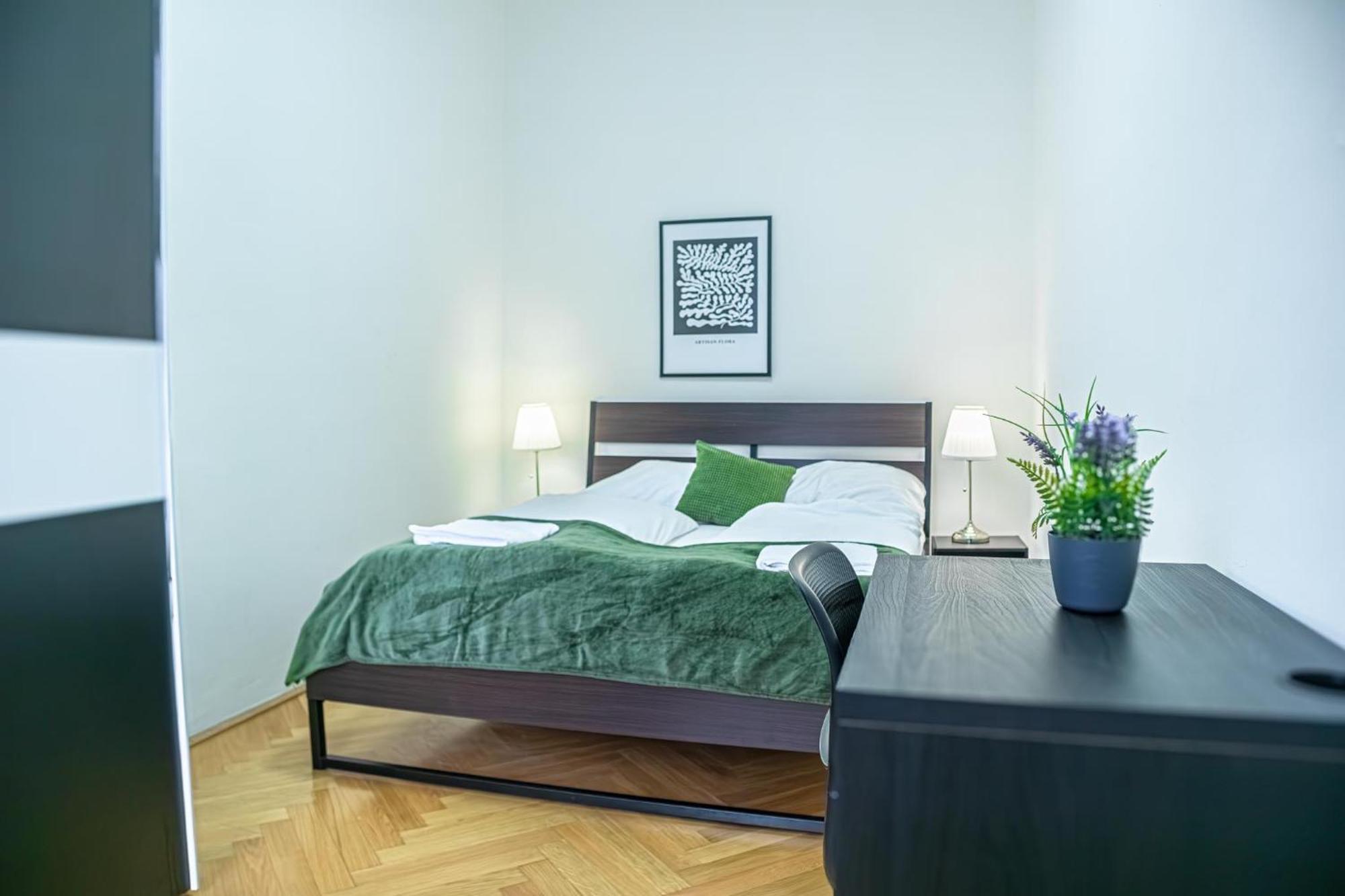 Comfortable 2Br Apt.-Near Wiener Stadthalle Exterior photo